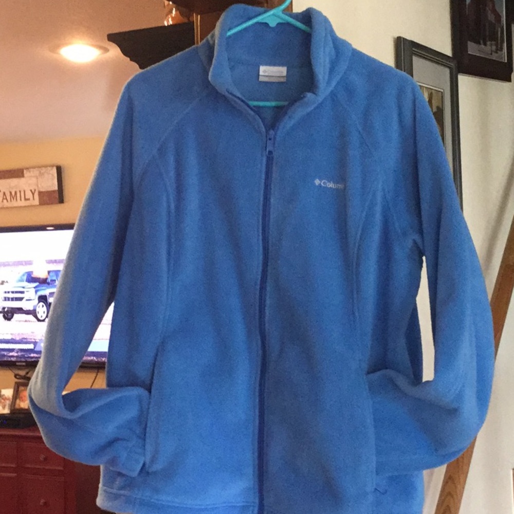 Women’s Columbia fleece jacket